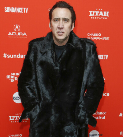 MOTERIKTIG: Sist Nicolas Cage dukket opp på rød løper, var da han i januar ankom premieren av filmen «Mandy». Han var ikledd en sort pelsjakke. Foto: NTB scanpix MOTERIKTIG: Sist Nicolas Cage dukket opp på rød løper, var da han i januar ankom premieren av filmen «Mandy». Han var ikledd en sort pelsjakke. Foto: NTB scanpix